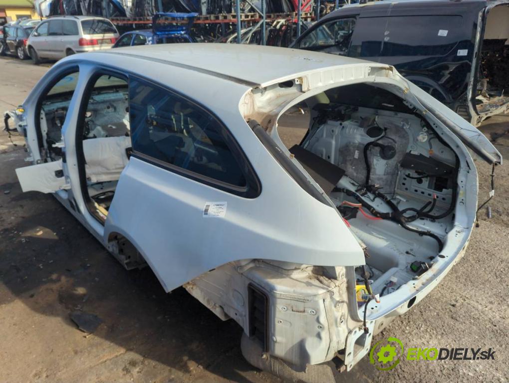 JAGUAR XF II sedan 2018 132 kW 2.0 D 1999 karoséria ČTVRŤÁK: Blatník zad ľavy pravy prah strecha PODŁUŻNICA ľavy pravy