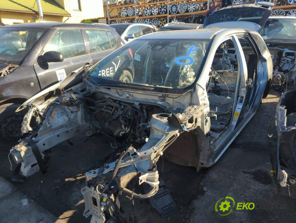 TOYOTA AURIS II Kombi 2017 73 kW 1.8 Hybrid (ZWE186_) 1798 karoséria ČTVRŤÁK: Blatník zad ľavy pravy prah strecha PODŁUŻNICA ľavy pravy 