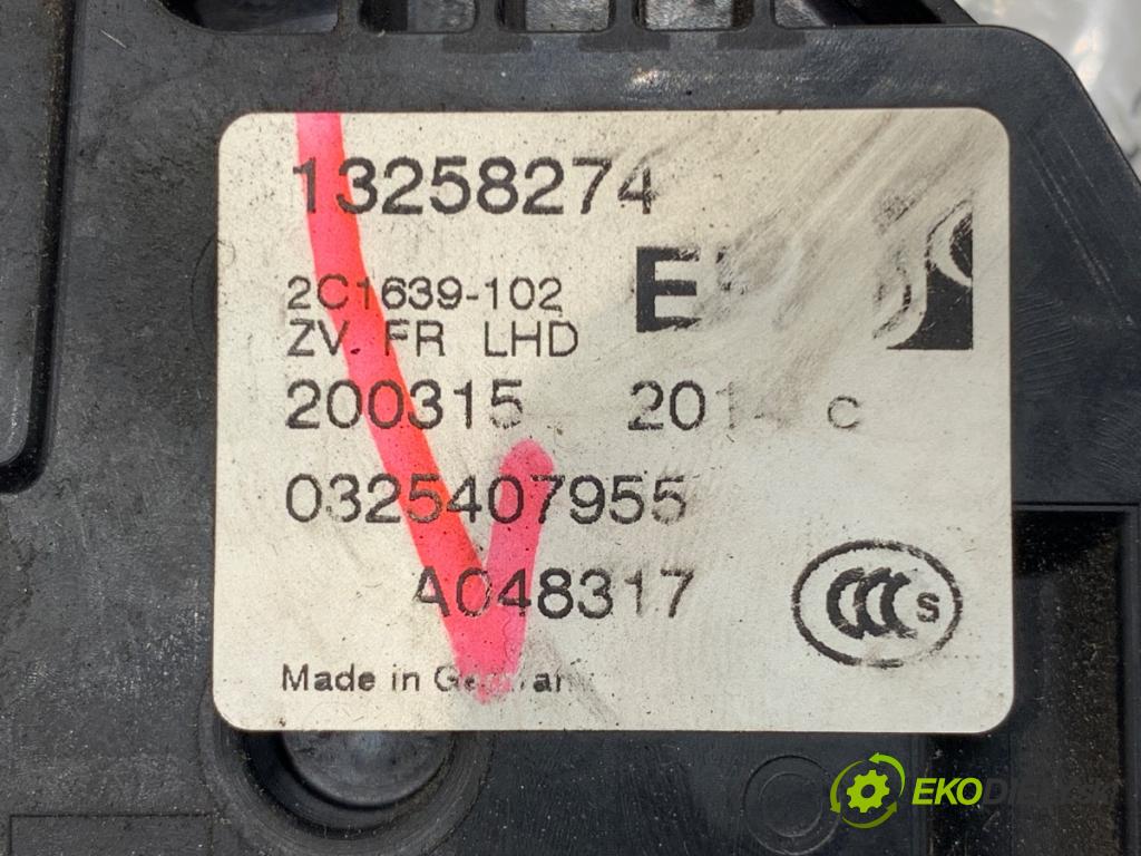 OPEL MERIVA B nadwozie wielkoprzestrzenne (MPV) 2015 88 kW 1.4 LPG (75) 1364 zámok Dvere pravy predný 13258274