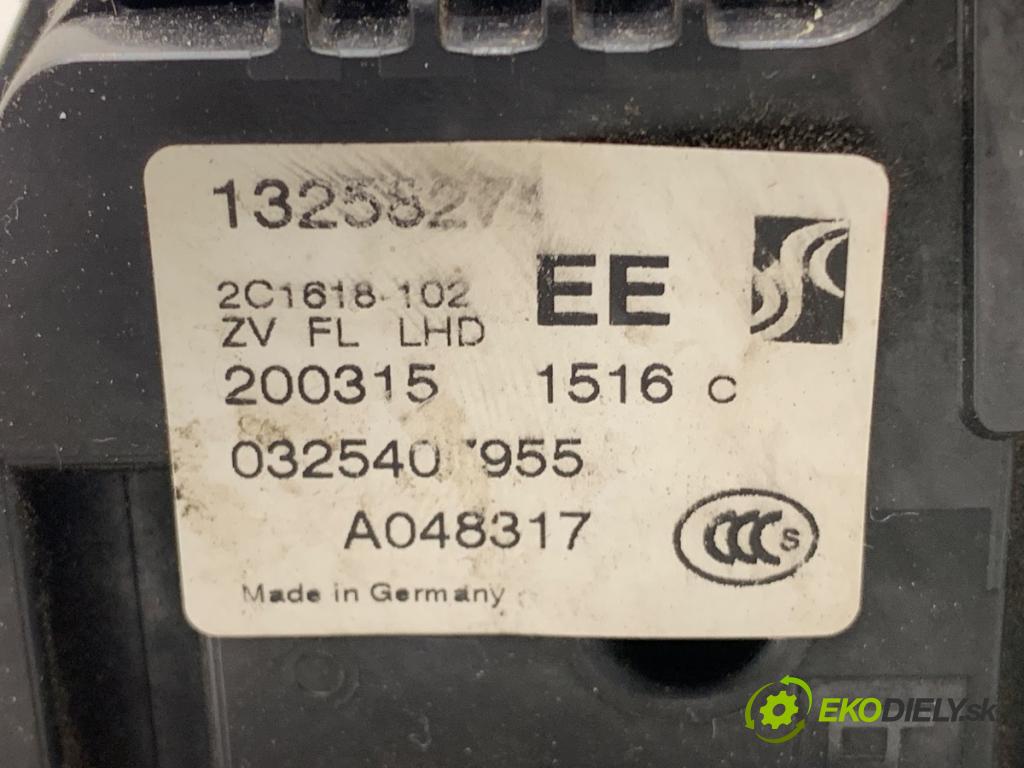 OPEL MERIVA B nadwozie wielkoprzestrzenne (MPV) 2015 88 kW 1.4 LPG (75) 1364 zámok Dvere ľavy predný 13258271