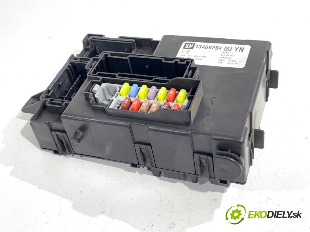 OPEL MERIVA B nadwozie wielkoprzestrzenne (MPV) 2015 88 kW 1.4 LPG (75) 1364 Súprava štartu (riad. jednotka, kľúč, spínačka) spinačka riadiaca jednotka BSI Prístrojovka 13469254 12659379
