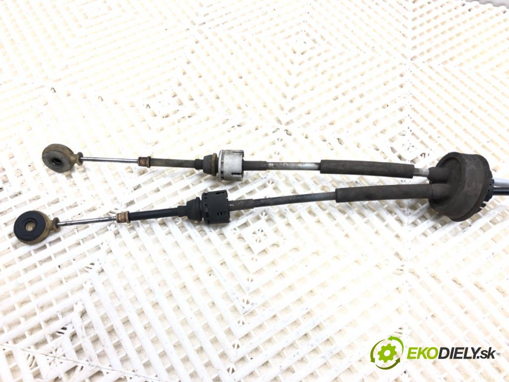 OPEL MERIVA B nadwozie wielkoprzestrzenne (MPV) 2015 88 kW 1.4 LPG (75) 1364 Kulisa 8126300250 (Rýchlostná páka (kulisa))