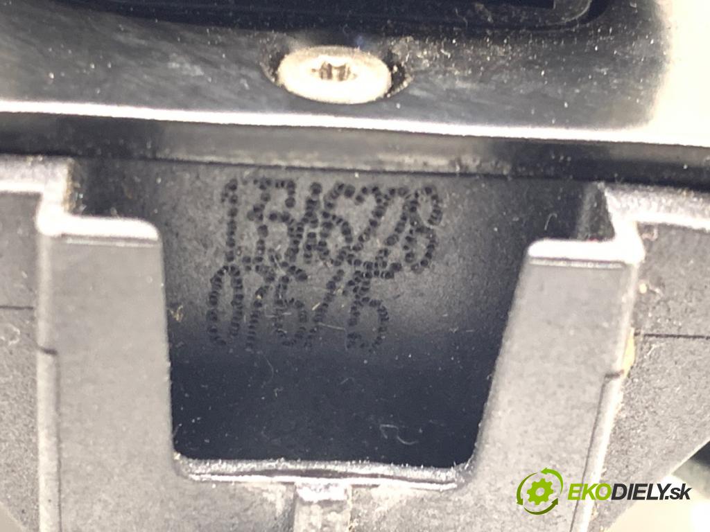 OPEL MERIVA B nadwozie wielkoprzestrzenne (MPV) 2015 88 kW 1.4 LPG (75) 1364 Kľučka vonkajšia ľavy predný