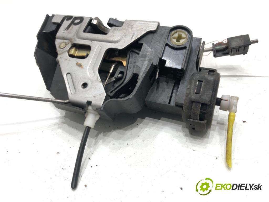 MERCEDES-BENZ W168 liftback 2004 70 kW A 170 CDI (168.009, 168.109) 1689 zámok Dvere pravy predný