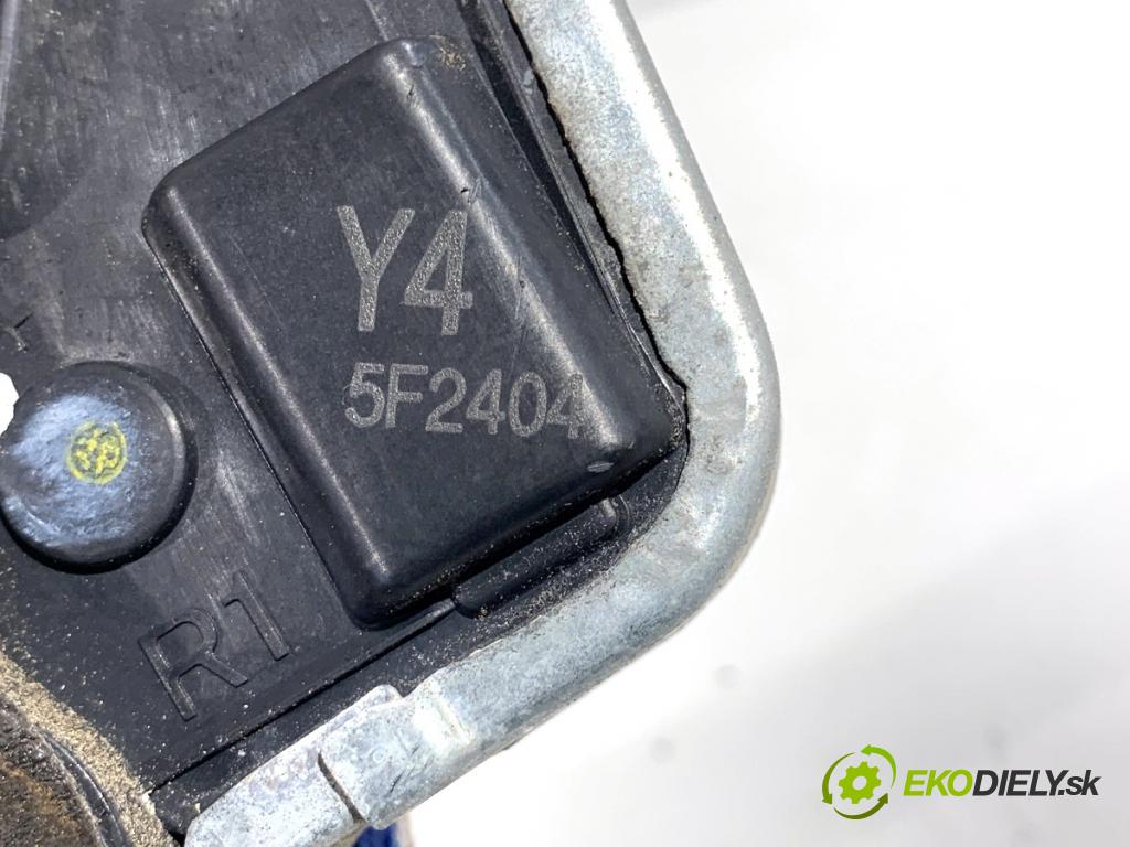 TOYOTA AVENSIS T25 liftback 2005 95 kW 1.8 (ZZT251_) 1794 zámok Dvere pravy zad