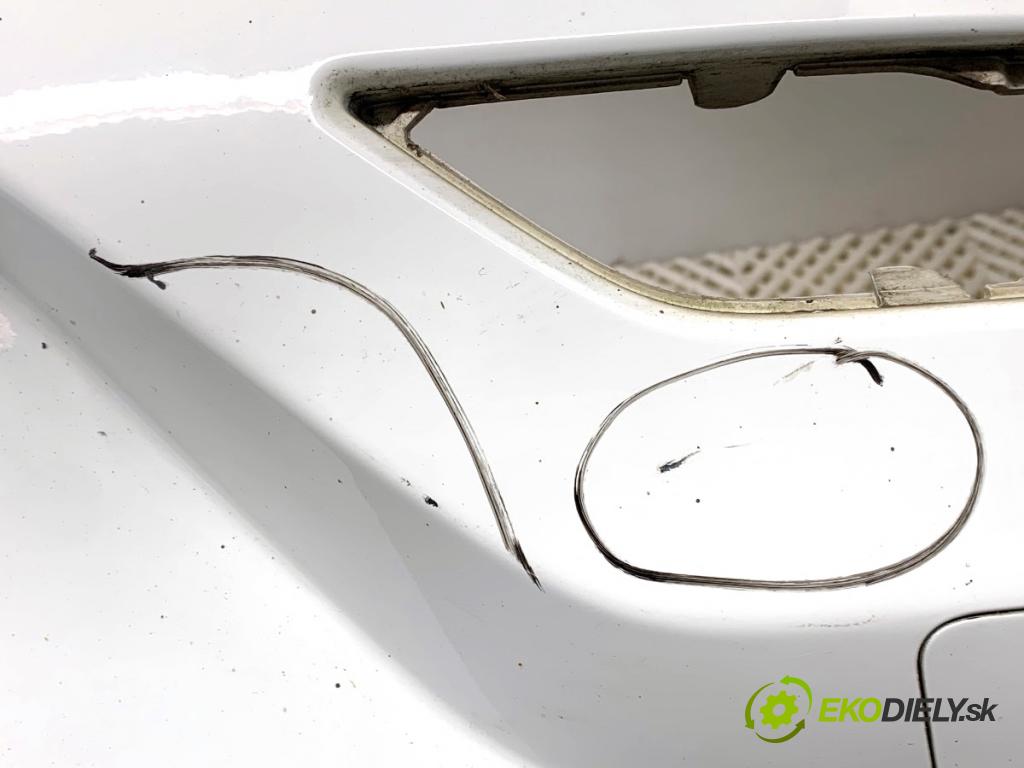 VOLVO V40 liftback 2015 88 kW D2 1969 nárazník zadní část (Klika dveří ostatní)