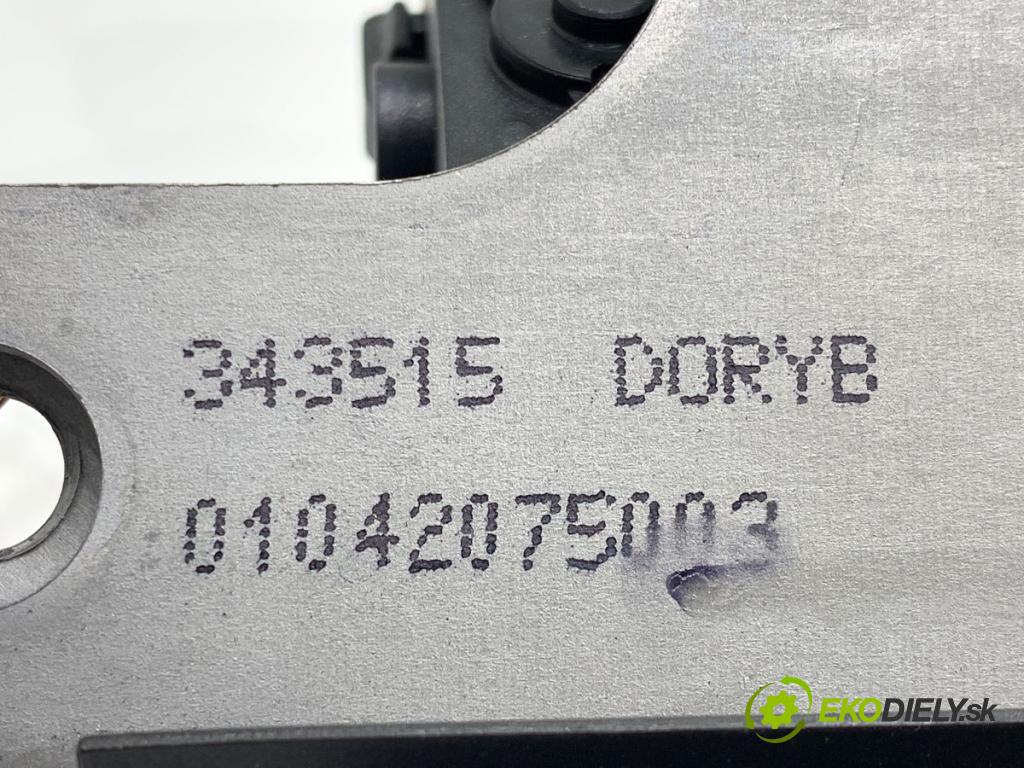 VOLVO V40 liftback 2015 88 kW D2 1969 zámok dverí zad 31440245