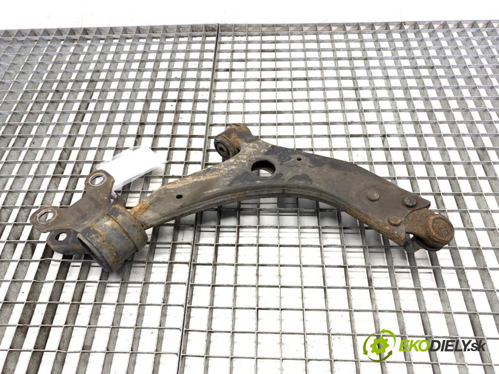 VOLVO V40 liftback 2015 88 kW D2 1969 Rameno ľavy predný