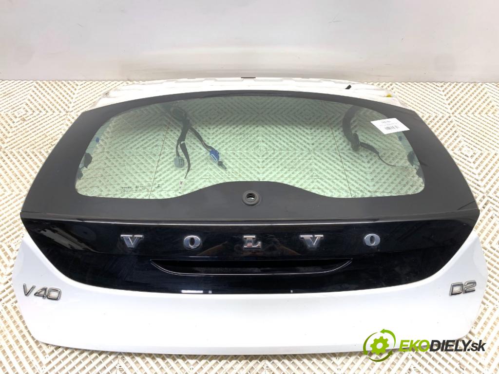 VOLVO V40 liftback 2015 88 kW D2 1969 kapota zad 