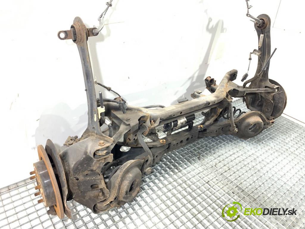 VOLVO V40 liftback 2015 88 kW D2 1969 Výstuha zad 31406223