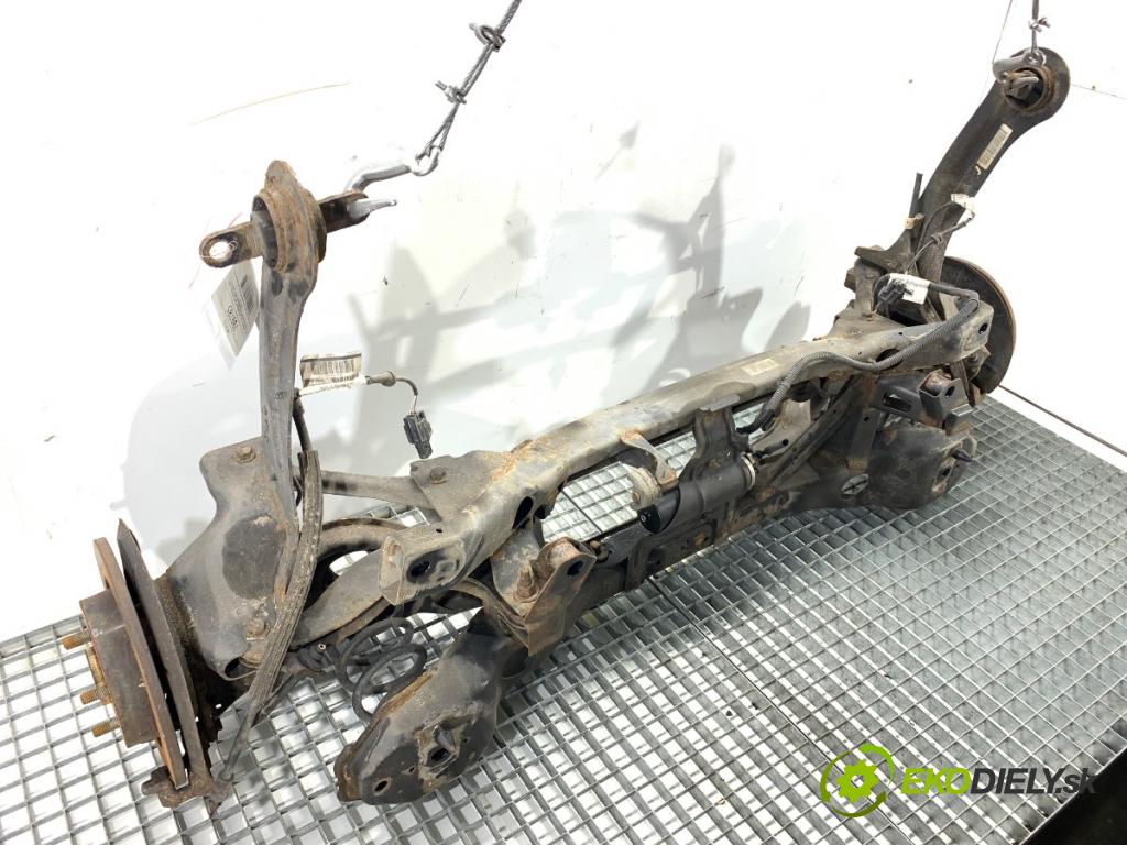 VOLVO V40 liftback 2015 88 kW D2 1969 Výstuha zad 31406223