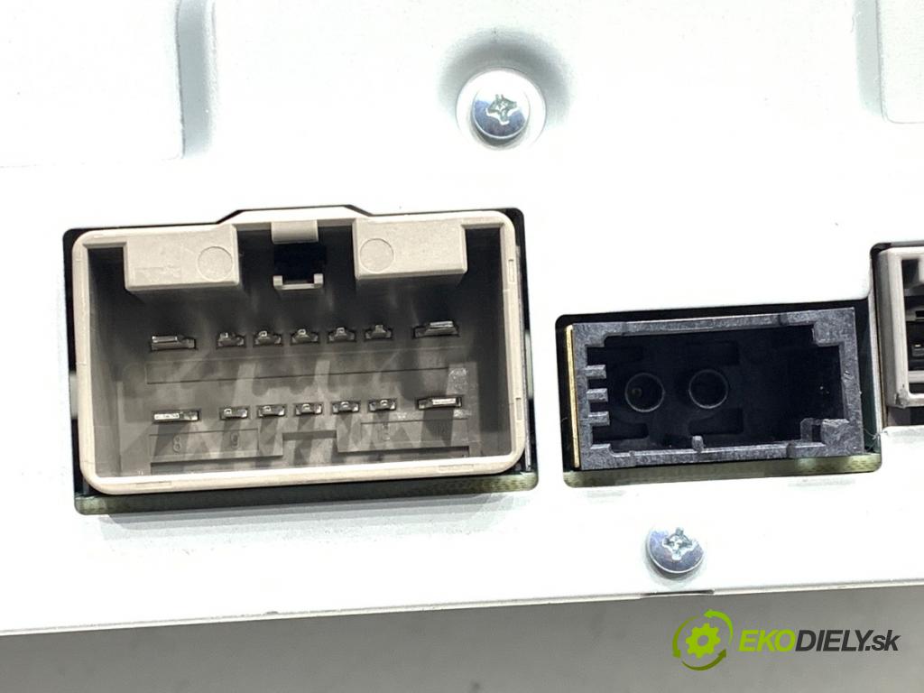 VOLVO V40 liftback 2015 88 kW D2 1969 RADIO 31396096 (Audio zariadenie)