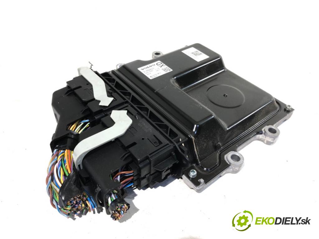 VOLVO V40 liftback 2015 88 kW D2 1969 riadiaca jednotka Motor 31452623 (Riadiaca jednotka)