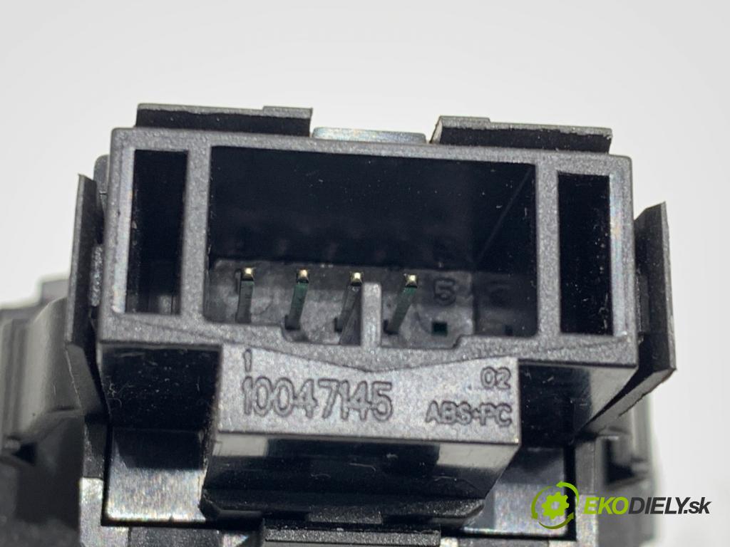 VOLVO V40 liftback 2015 88 kW D2 1969 spinačka 31456645 AH4N-15607-AE (Spínacia skrinka)