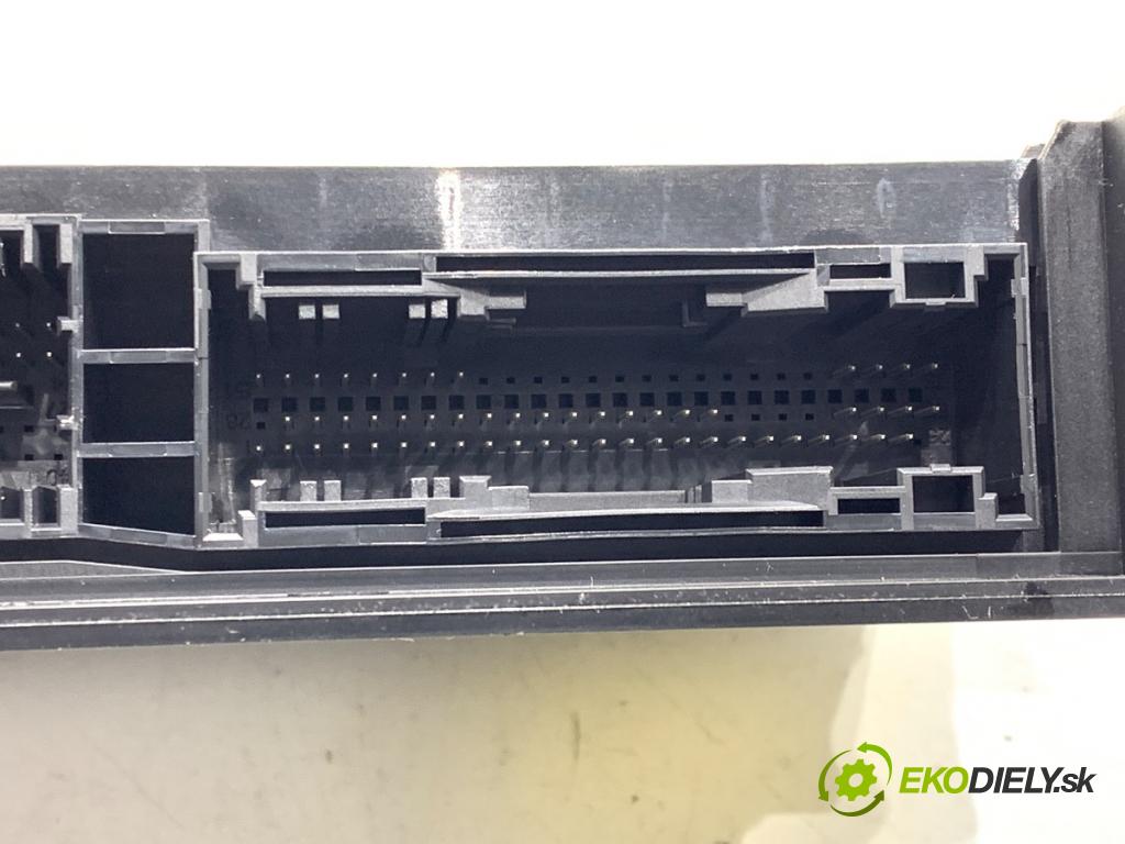 VOLVO V40 liftback 2015 88 kW D2 1969 senzor airbag 31429510 (Snímač)