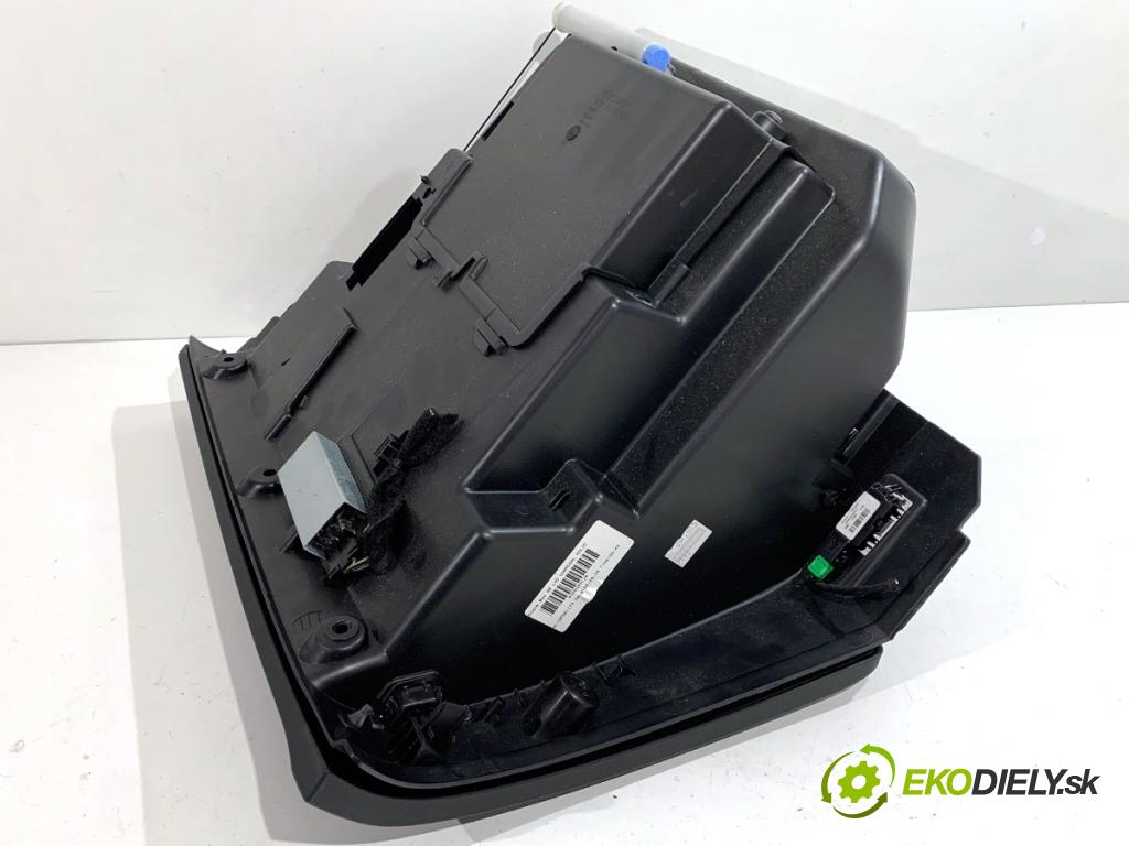 VOLVO V40 liftback 2015 88 kW D2 1969 Priehradka, kastlík spolujazdca 8632803 (Priehradka (kastlík))