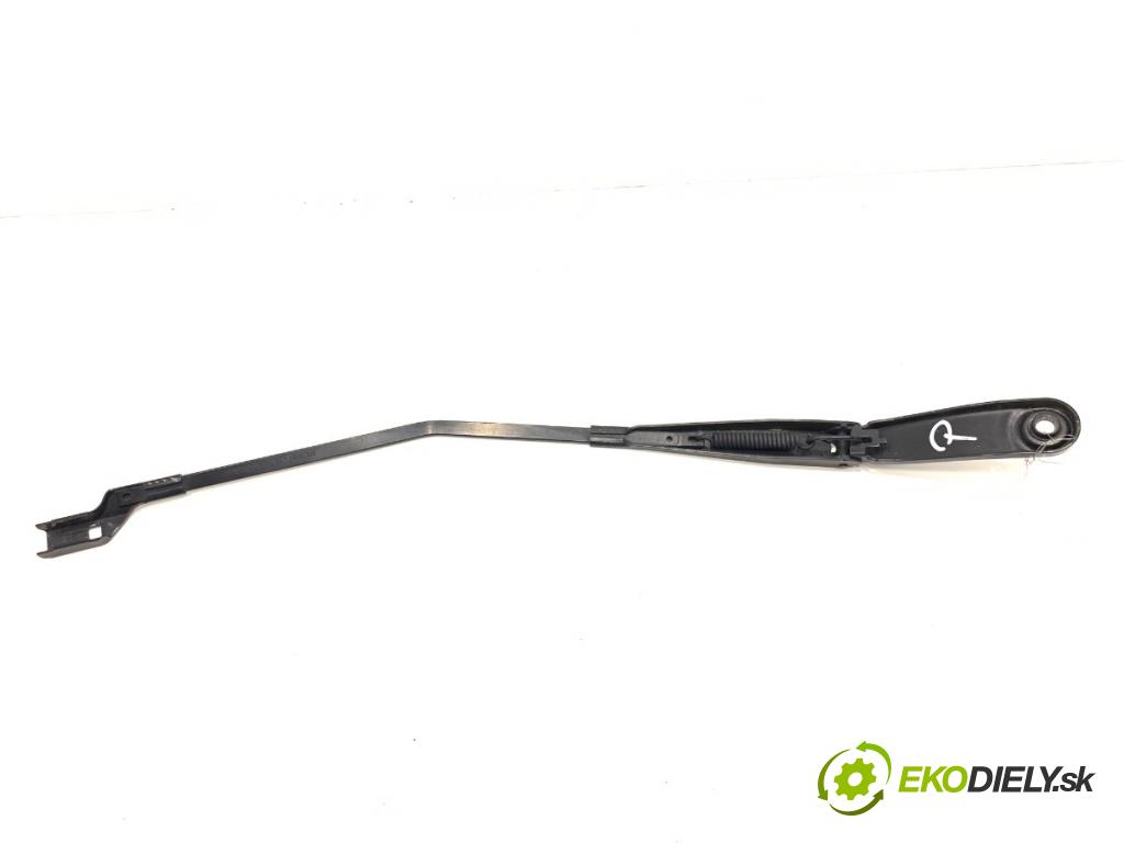 VOLVO V40 liftback 2015 88 kW D2 1969 Rameno stierače pravy predný 31276060