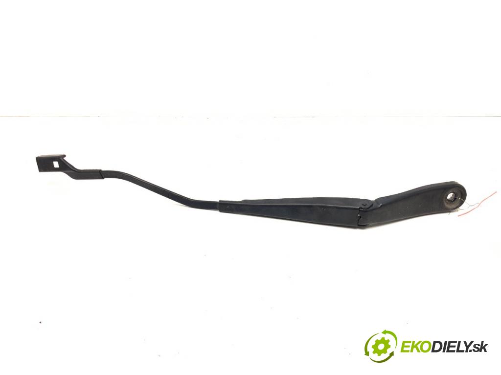 VOLVO V40 liftback 2015 88 kW D2 1969 Rameno stierače ľavy predný 31276059