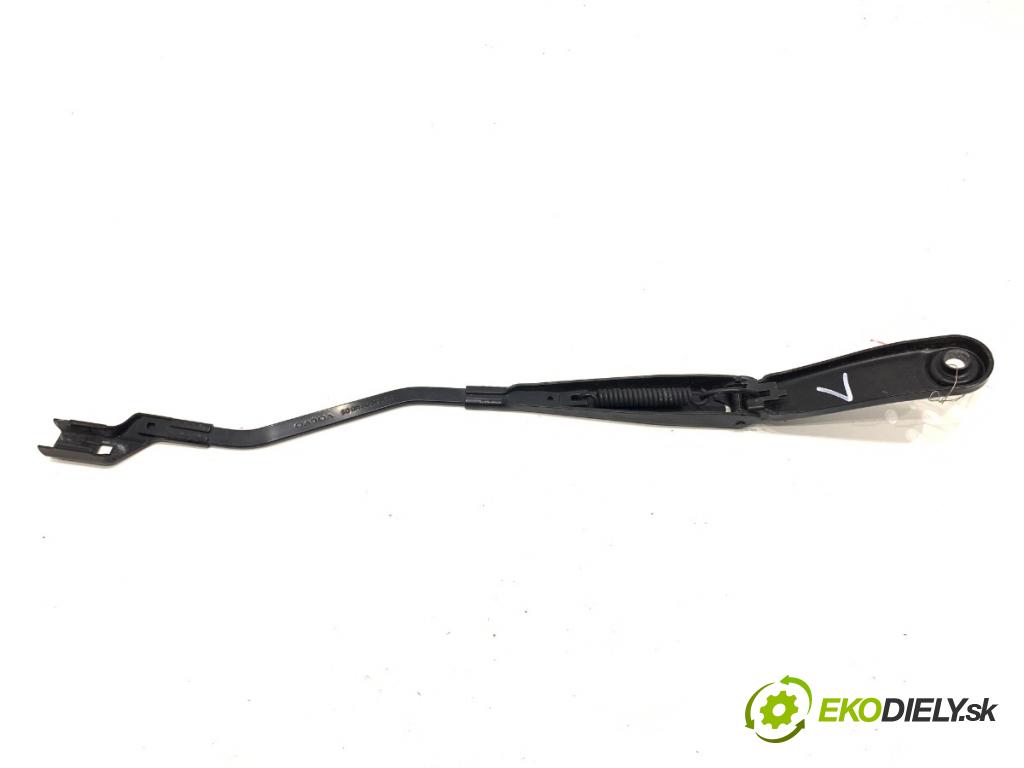 VOLVO V40 liftback 2015 88 kW D2 1969 Rameno stierače ľavy predný 31276059