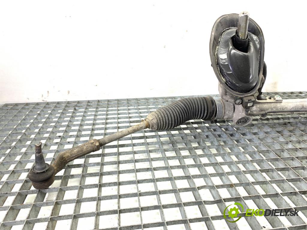 VOLVO V40 liftback 2015 88 kW D2 1969 řízení (Řízení)