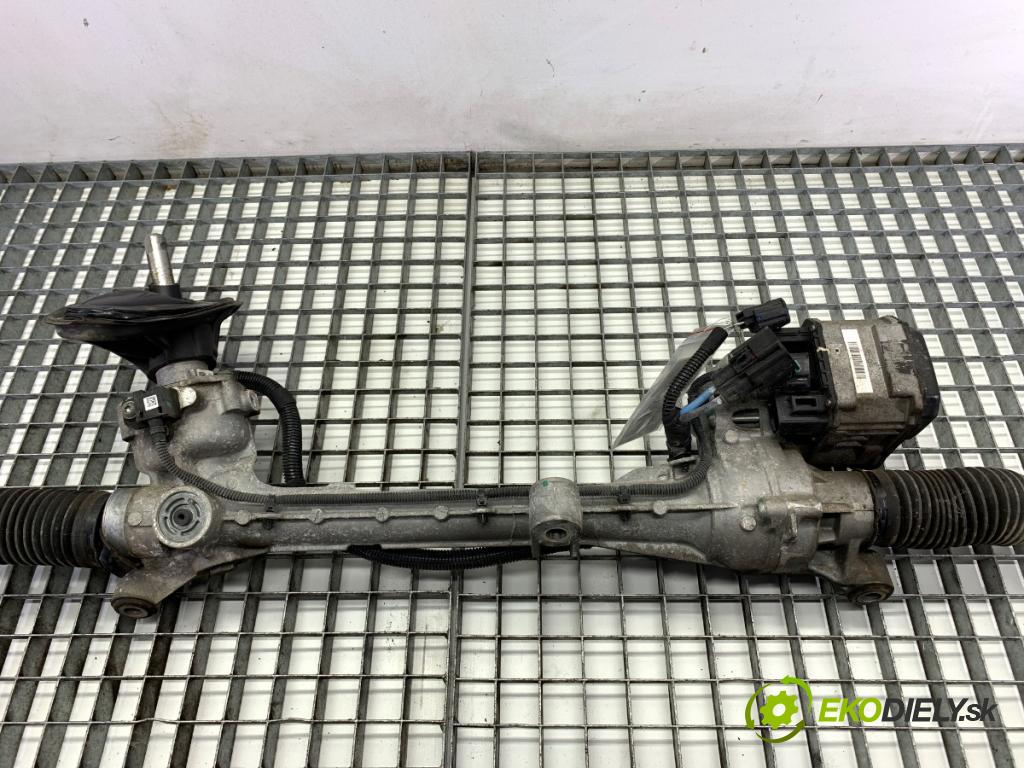 VOLVO V40 liftback 2015 88 kW D2 1969 řízení (Řízení)