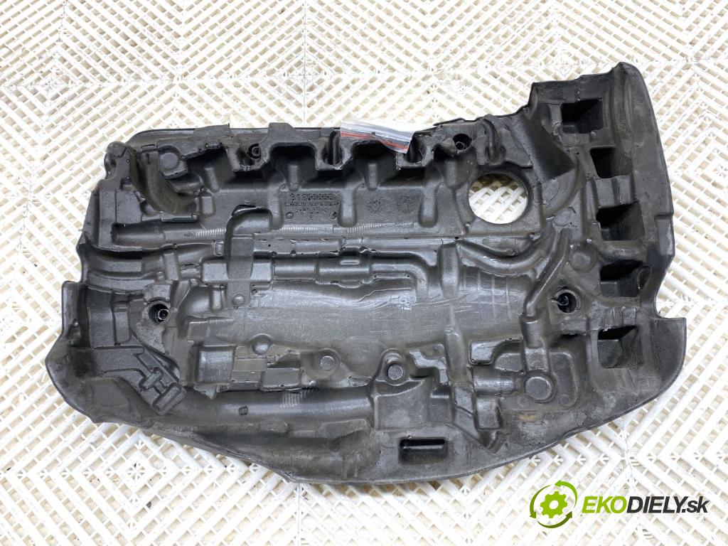 VOLVO V40 liftback 2015 88 kW D2 1969 kryt motora 31368888 (Kryt motoru )
