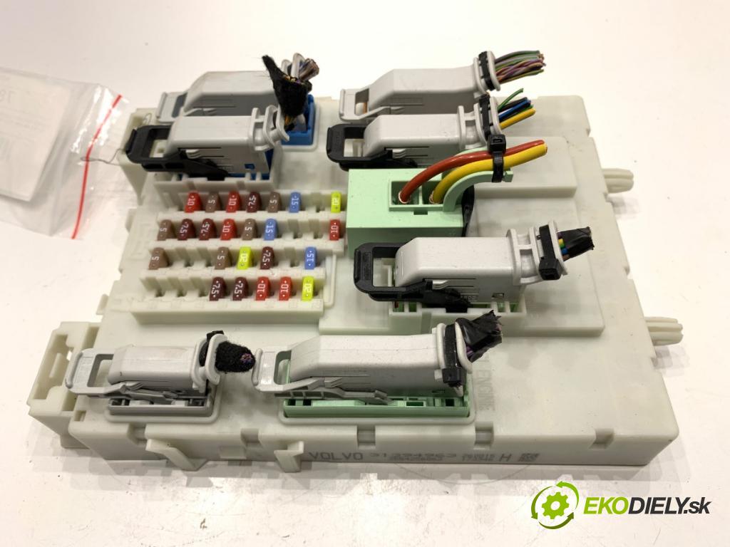 VOLVO V40 liftback 2015 88 kW D2 1969 Modul BSI 31394963 (Poistková skrinka)