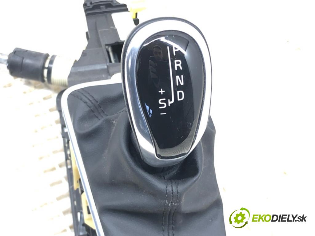 VOLVO V40 liftback 2015 88 kW D2 1969 Kulisa 31367679 (Rýchlostná páka (kulisa))