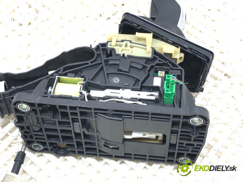 VOLVO V40 liftback 2015 88 kW D2 1969 Kulisa 31367679 (Rýchlostná páka (kulisa))