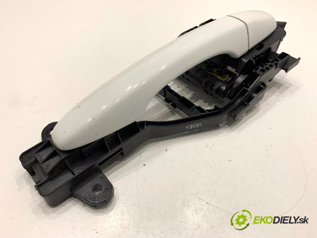 VOLVO V40 liftback 2015 88 kW D2 1969 Kľučka vonkajšia pravy predný 31440085