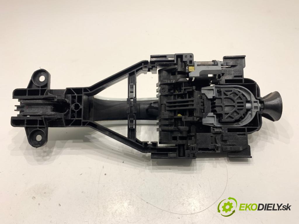VOLVO V40 liftback 2015 88 kW D2 1969 Kľučka vonkajšia pravy predný 31440085