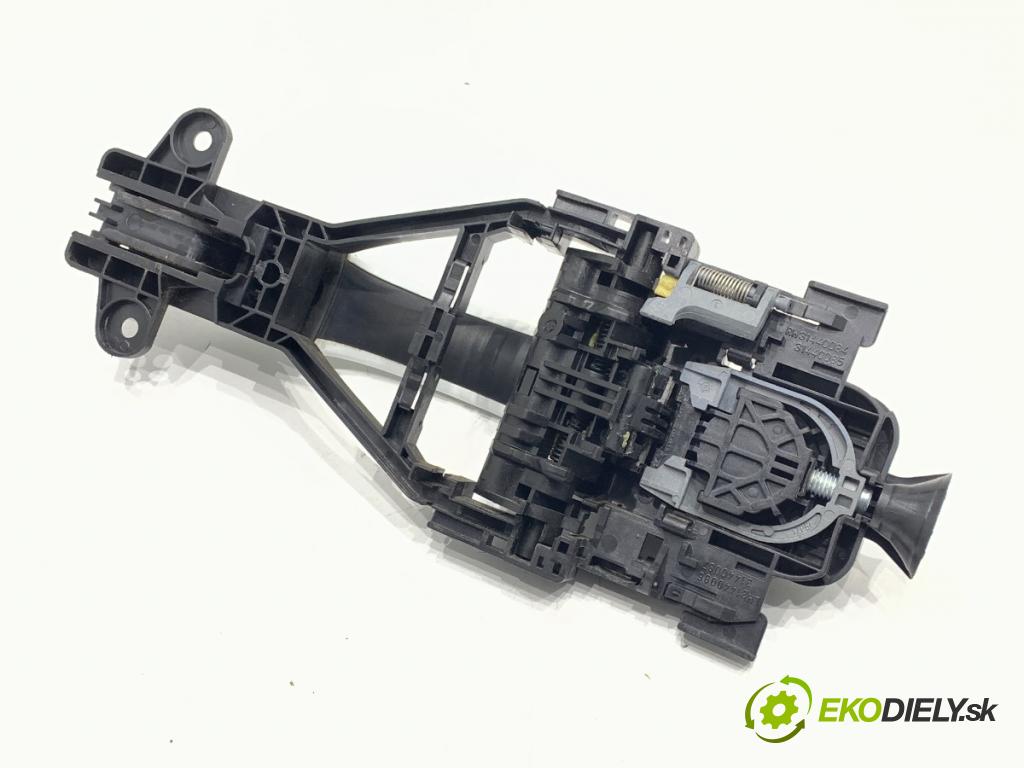 VOLVO V40 liftback 2015 88 kW D2 1969 Kľučka vonkajšia pravy zad