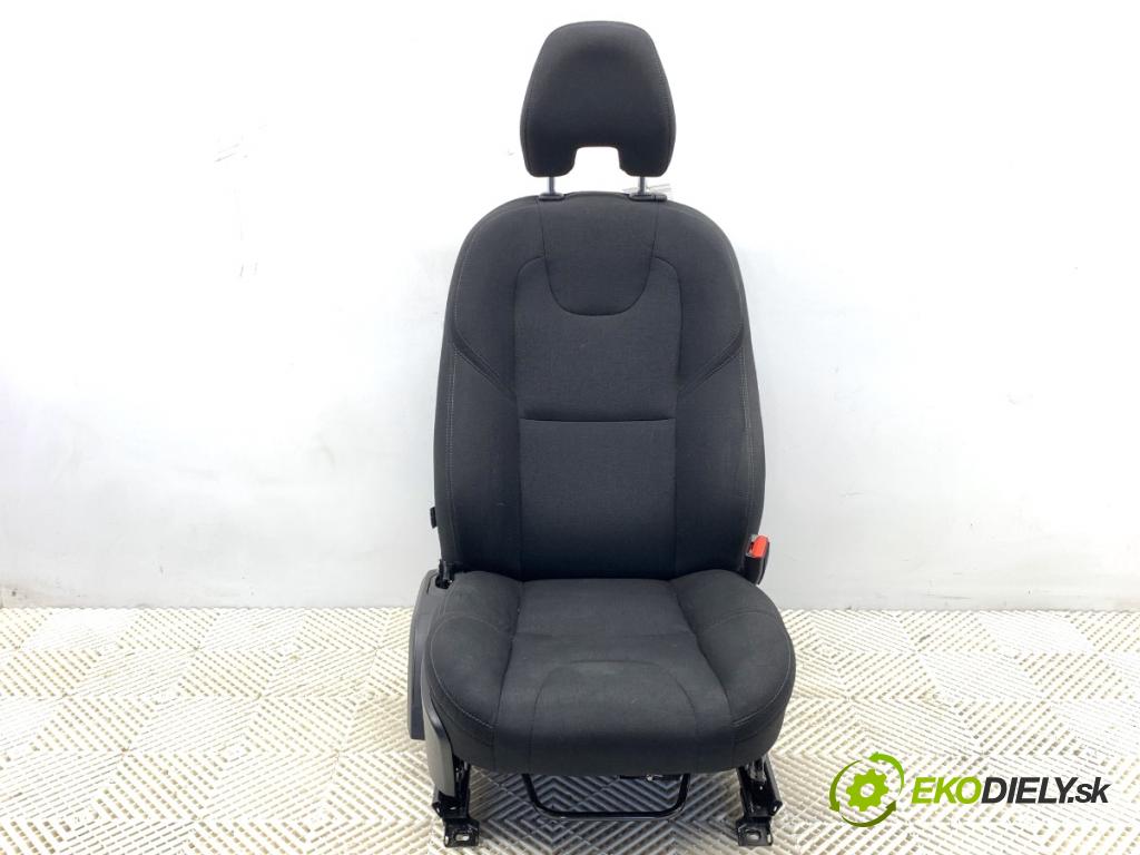 VOLVO V40 liftback 2015 88 kW D2 1969 Sedadlo pravy predný 
