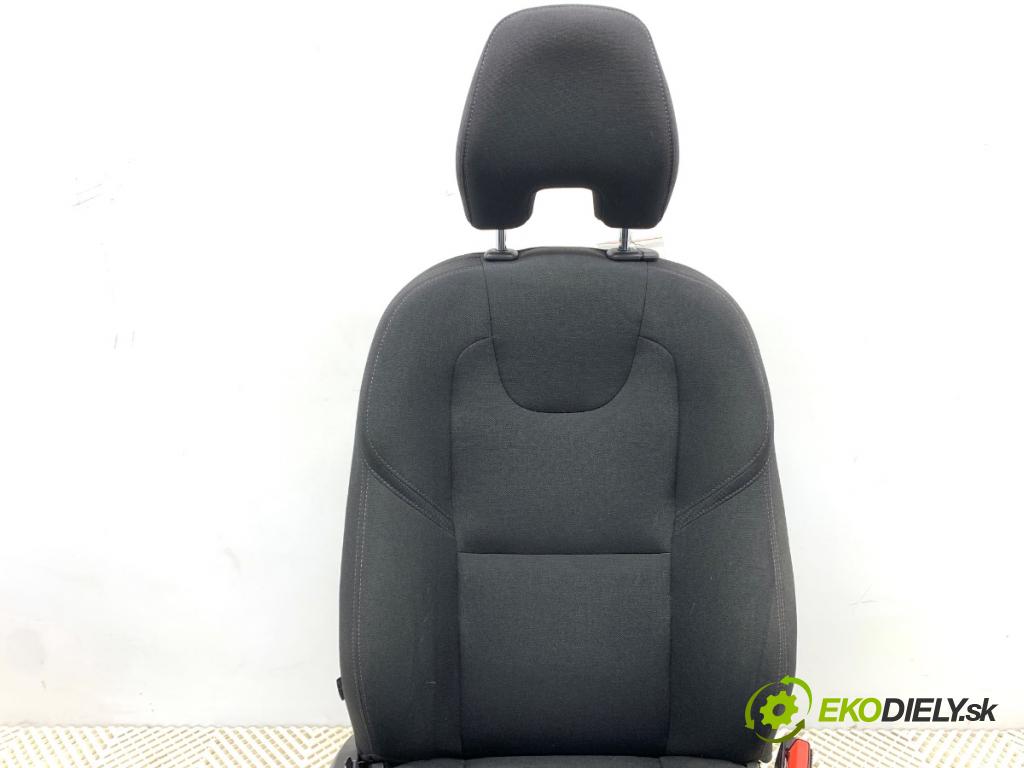 VOLVO V40 liftback 2015 88 kW D2 1969 Sedadlo pravy predný