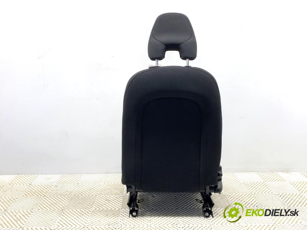 VOLVO V40 liftback 2015 88 kW D2 1969 Sedadlo pravy predný