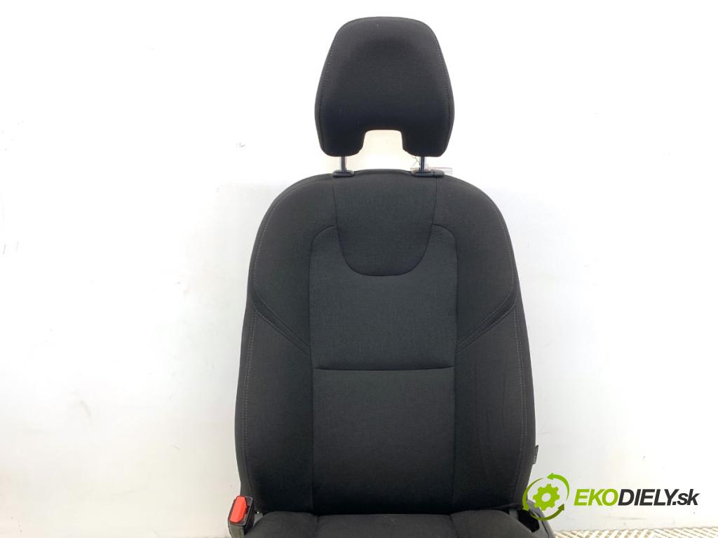 VOLVO V40 liftback 2015 88 kW D2 1969 Sedadlo ľavy predný