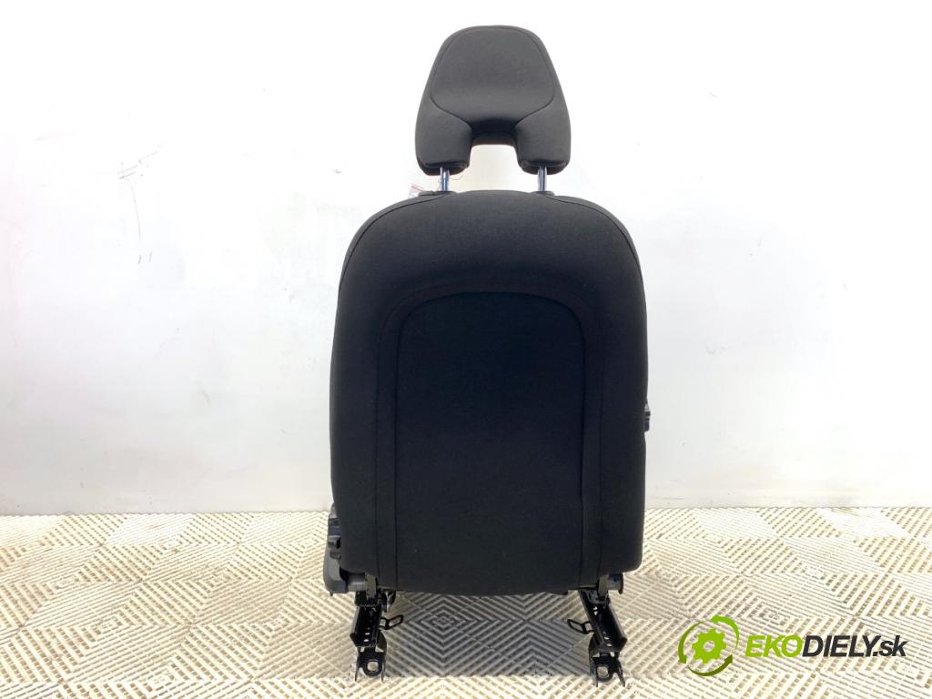 VOLVO V40 liftback 2015 88 kW D2 1969 Sedadlo ľavy predný