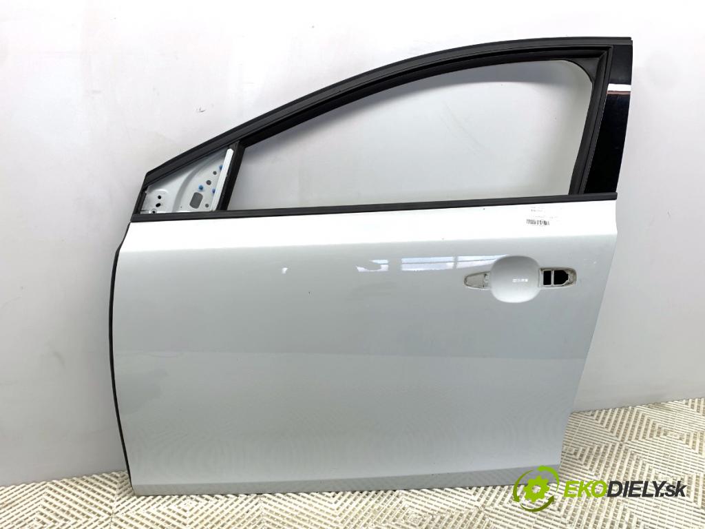 VOLVO V40 liftback 2015 88 kW D2 1969 Dvere ľavy predný 
