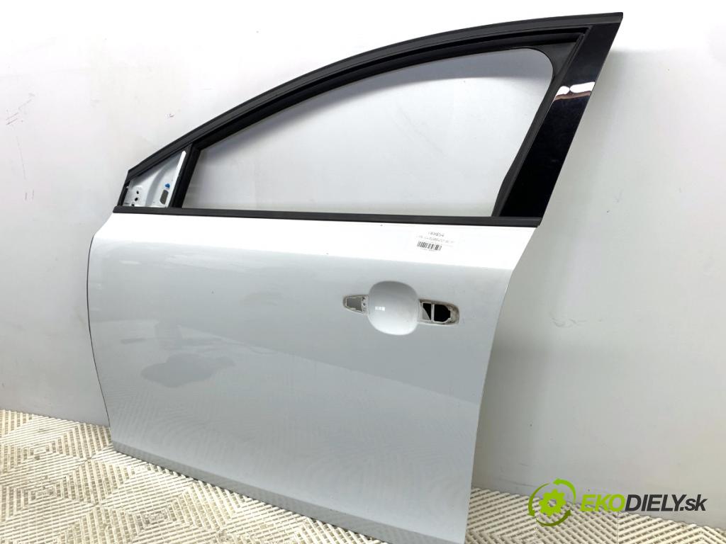 VOLVO V40 liftback 2015 88 kW D2 1969 Dvere ľavy predný