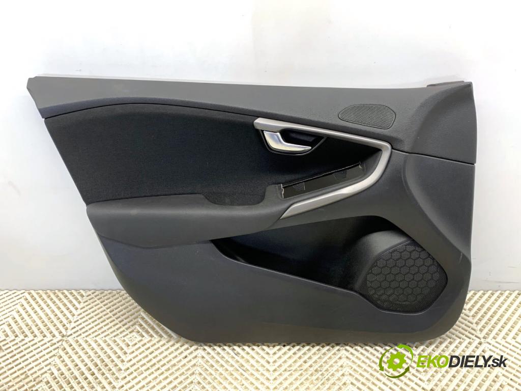 VOLVO V40 liftback 2015 88 kW D2 1969 čalúnenie Dvere ľavy predný 