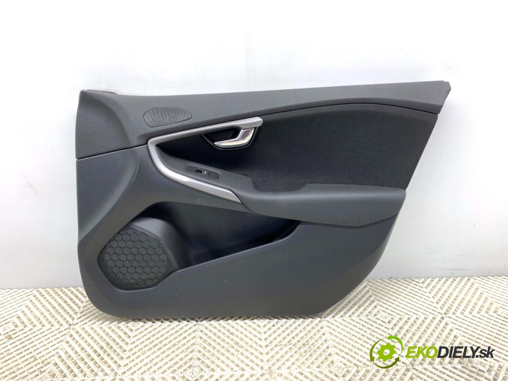VOLVO V40 liftback 2015 88 kW D2 1969 čalúnenie Dvere pravy predný 