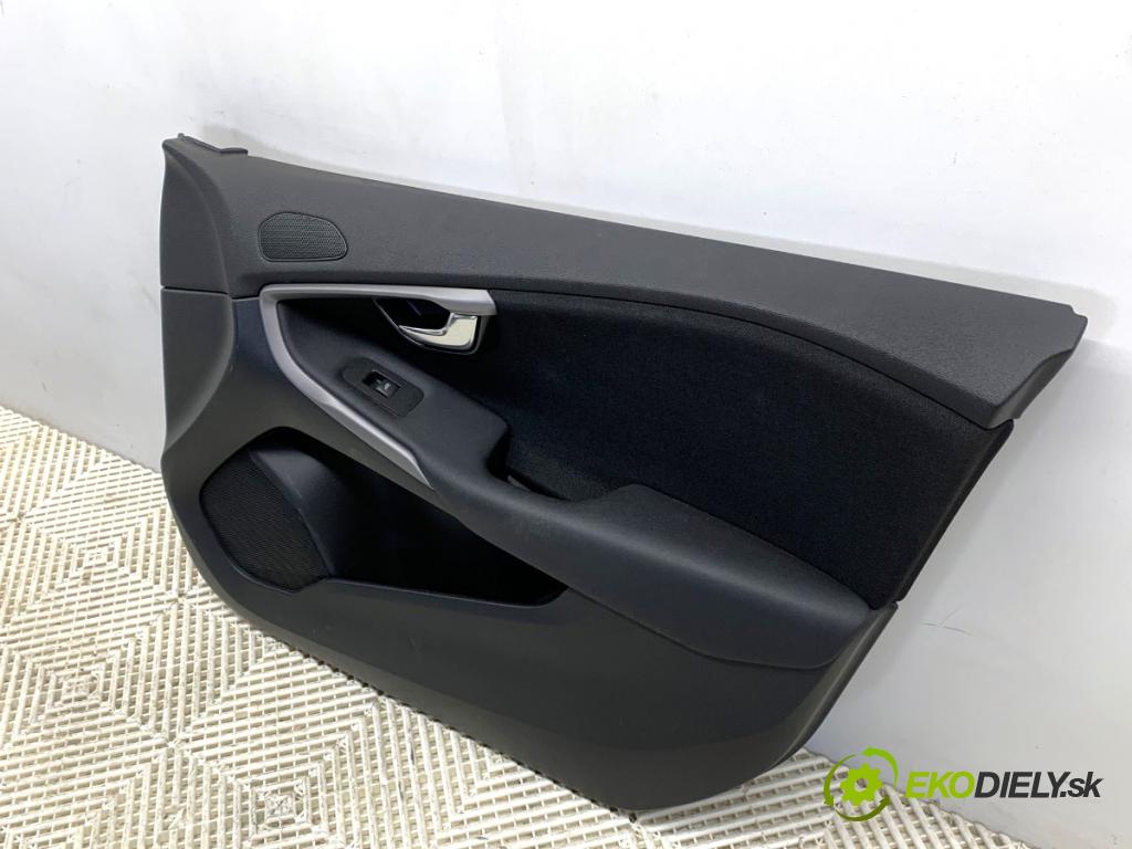 VOLVO V40 liftback 2015 88 kW D2 1969 čalúnenie Dvere pravy predný