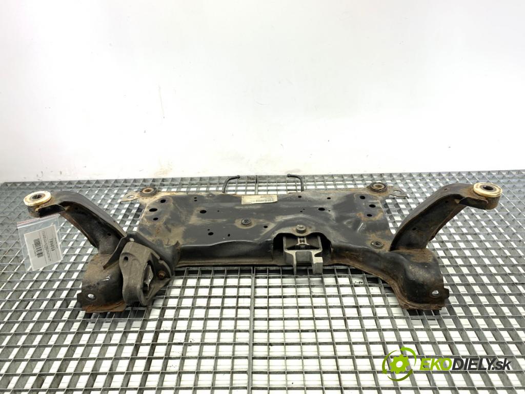 VOLVO V40 liftback 2015 88 kW D2 1969 výztuha pod motor  (Přední výztuha)