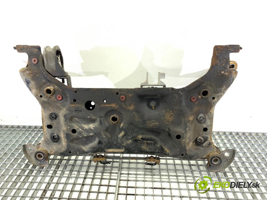 VOLVO V40 liftback 2015 88 kW D2 1969 výztuha pod motor  (Přední výztuha)