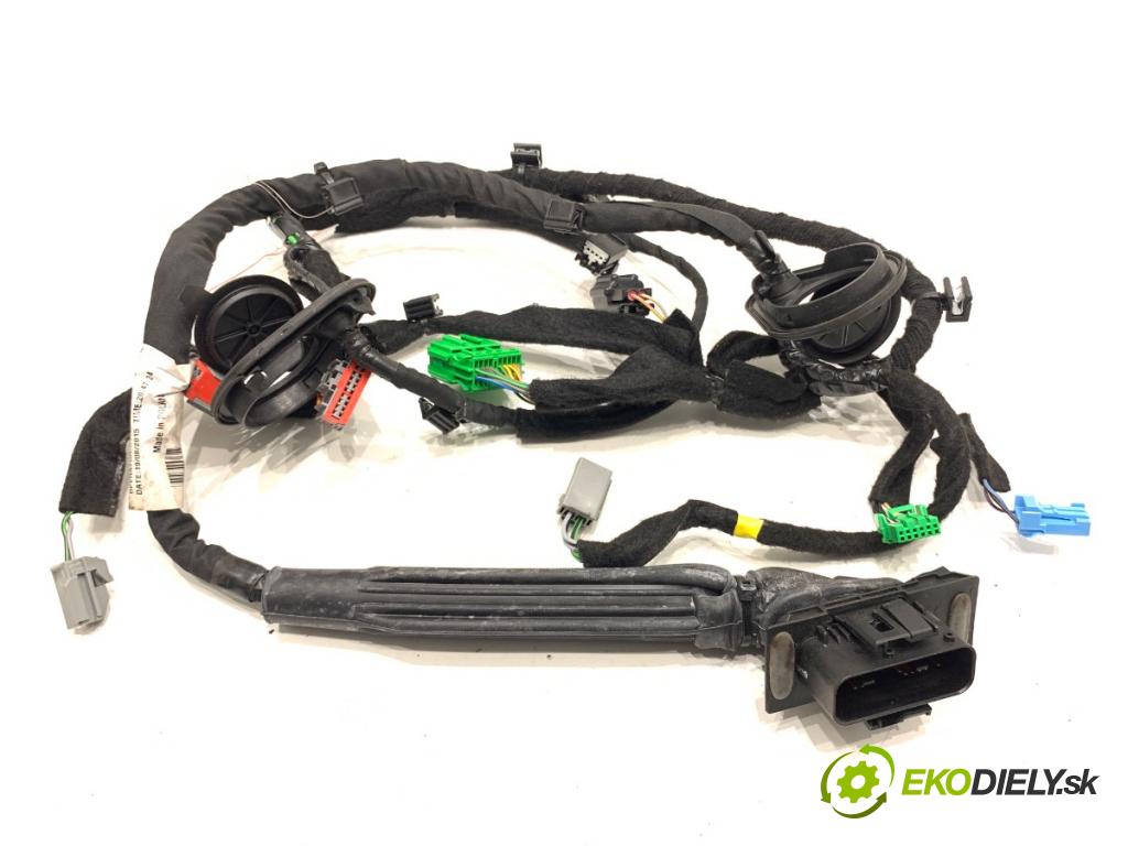 VOLVO V40 liftback 2015 88 kW D2 1969 káblovačka dveře přední část levý 31334092