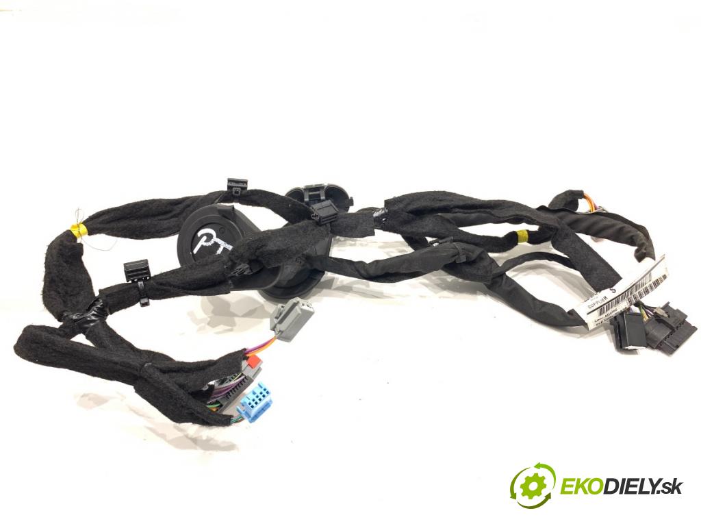 VOLVO V40 liftback 2015 88 kW D2 1969 Káblovačka Dvere zad pravy 31313719