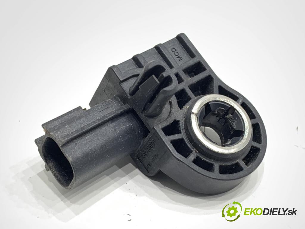 VOLVO V40 liftback 2015 88 kW D2 1969 Snímač nárazu 31387892 (Snímač nárazu)