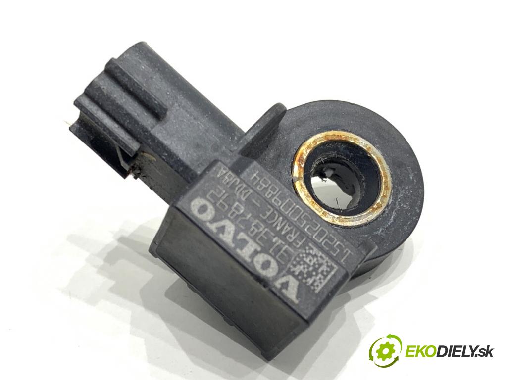 VOLVO V40 liftback 2015 88 kW D2 1969 Snímač nárazu 31387892 (Snímač nárazu)