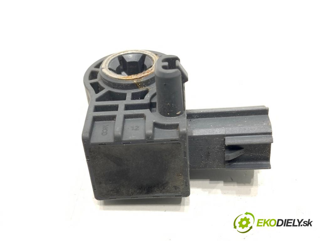 VOLVO V40 liftback 2015 88 kW D2 1969 Snímač nárazu 31387891 (Snímač nárazu)