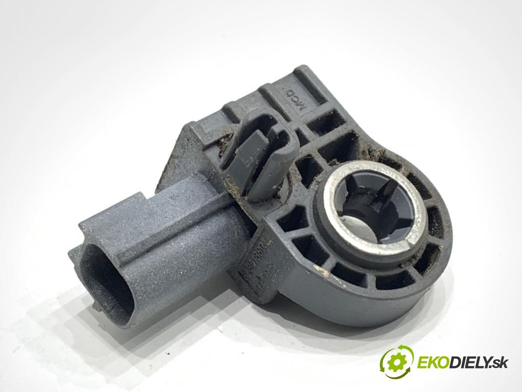 VOLVO V40 liftback 2015 88 kW D2 1969 Snímač nárazu 31387891 (Snímač nárazu)